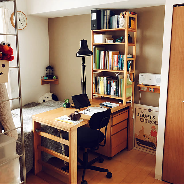 勉強机,模様替え,ワークスペース,いいね！ありがとうございます◡̈♥︎,マンション暮らし,モチベーション上げるために,My Desk,子供部屋,レイアウト,5畳半,勉強机のレイアウト,書斎 toto.ikの部屋