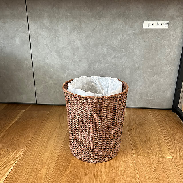 My Desk,ゴミ箱探し中…,ゴミ袋隠し,スッキリ暮らしたい,見えない工夫,ごみ箱,いいね♪いつもありがとうございます❤️ miffy.0044の部屋