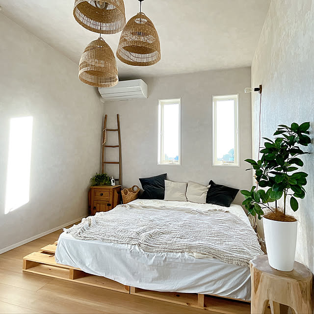 木製家具,ナチュラル,雑貨,カフェ風,北欧,アンティーク,IKEA,観葉植物,照明,Bedroom lalaoinkの部屋