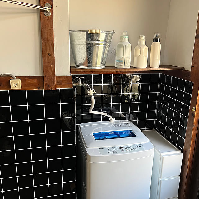 Bathroom,勝手口,小さな土間,洗濯機置場,タイルシールを貼っただけ,アンティーク,DIY,レトロ,一人暮らし,和風,古民家,平屋,昭和レトロ,日本家屋,リノベーション yorozuの部屋