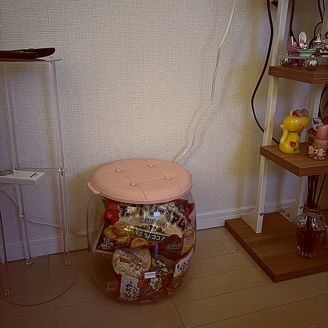Lounge,でも捨てれない,お菓子食べない,全部もらったお菓子,収納,収納椅子,椅子,一人暮らし,1K,6畳,7畳,楽天,Amazon,SHEIN kumaの部屋