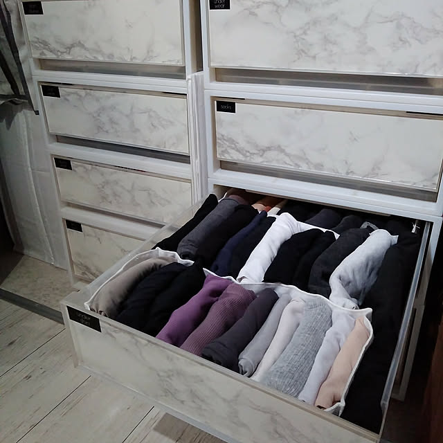 Bedroom,一人暮らし,賃貸,無印良品,大理石シート,収納,クローゼット,タンクトップ好き,ダイソー,もう少しスッキリさせたい,ババ色(ベージュ)は白服用 noraの部屋