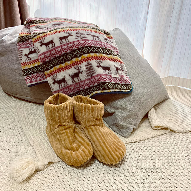 Overview,ラグ,ひざ掛け,クッション,リビング,ルームシューズ,ダイソー,ナチュラル,100均,賃貸でも諦めない,こどもと暮らす,シンプルな暮らし,ゆるミニマリスト enu.の部屋