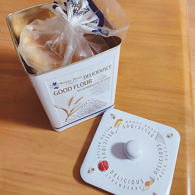 Kitchen,パケ買い,ケーニヒスクローネ,ケーニヒスクローネのセレブ缶,ブレッド缶,イベント参加用,洋菓子 h.t.の部屋