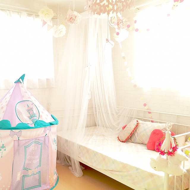 Bedroom,子供部屋 ベッド,ガーランド手作り,ダイソー,100均,ニトリ,天蓋ベッド,天蓋,ニトリのテント,子供部屋女の子,生活雑貨,クッション,パステルカラー,子供部屋 Riiの部屋