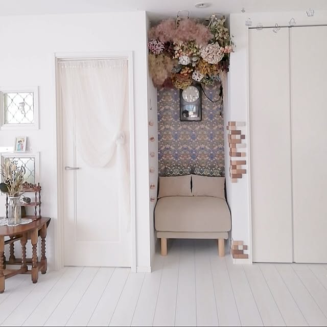 Lounge,淡色インテリア,暮らしを楽しむ,インテリアを楽しむ,ドライフラワーのある暮らし,季節を楽しむ暮らし,お家を楽しむ,お花のある暮らし,抜け感をつくる,アンティーク,注文住宅,2世帯住宅,2階生活,ごちゃ混ぜｲﾝﾃﾘｱの会,ヌック,イベント参加のためシュルシュルどうぞ fumitanの部屋