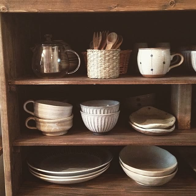 My Shelf,セリアのかご,和食器好きです♡,食器棚の中,食器棚DIY,賃貸でも楽しく♪,インスタ→chii_ne noroの部屋