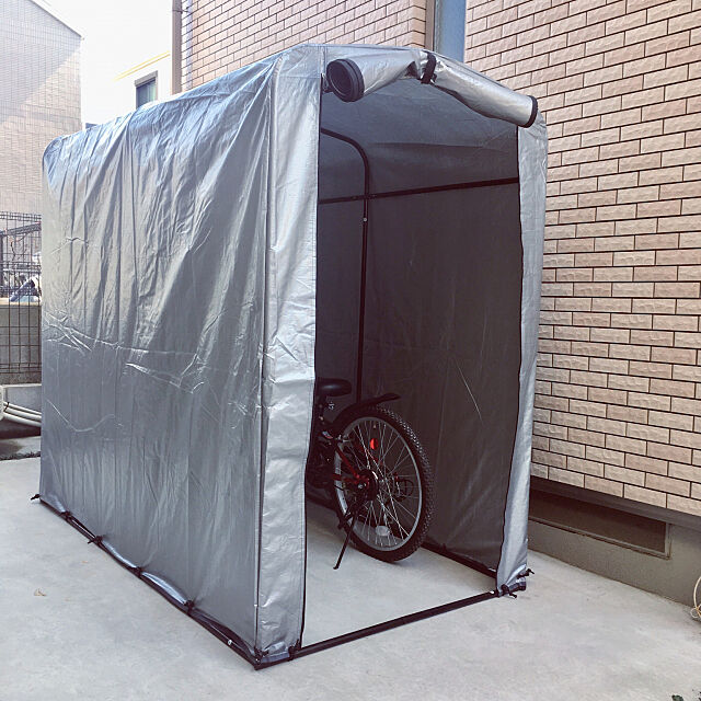 駐輪スペースは外でも中でもok 自転車の置き場所アイデア Roomclip Mag 暮らしとインテリアのwebマガジン