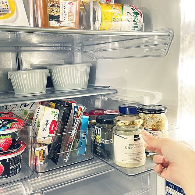 Kitchen,撮影協力は娘の手,パッと見でわかる,スペース確保大事,分類別収納,出し入れしやすく,透明がわかりやすい,管理しやすい,冷蔵庫中収納ケ-ス,冷蔵庫トレー,ニトリ,定番アイテム,買い出し前,賞味期限切れをなくす収納,ニトリ冷蔵庫収納 kawauso15の部屋