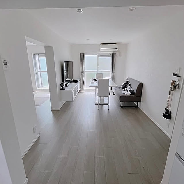 Lounge,団地,シンプルインテリア,ものを減らしたい,目指せ！ミニマリスト,白×グレー,生活感なくしたい,掃除しやすく Kaori39の部屋