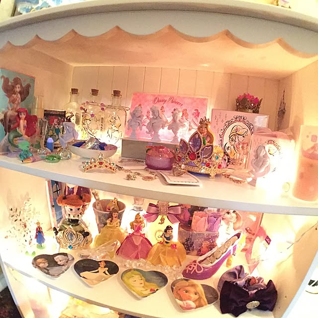 My Shelf,ベッドルーム,ディズニー,オタク部屋,プリンセス,アリエル,シンデレラ,ラプンツェル,ディズニーストア,雑貨,キラキラ,アナ雪,イルミネーションライト,照明 yukiipeの部屋