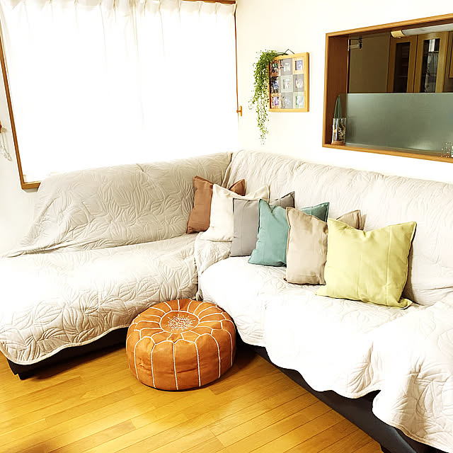 MUJIクッションカバー,Muji,クッションカバー,無印良品,カラフルインテリア,どうしたらオシャレな部屋になるのか？,いいね。押し逃げばかりでごめんなさい。,いいね。をありがとうございます♡,皆さんの素敵なインテリアに憧れる❤︎,プフ,フェイクグリーン,Overview eriの部屋
