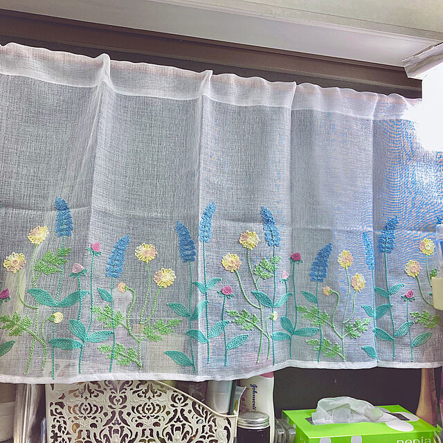 花の刺繍,カフェカーテン,ダイソー,100均リメイク,Bathroom Marinの部屋
