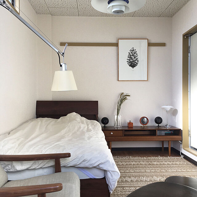Bedroom,北欧,シンプル,６畳,一人暮らし,フロアランプ,ポスター edamameの部屋