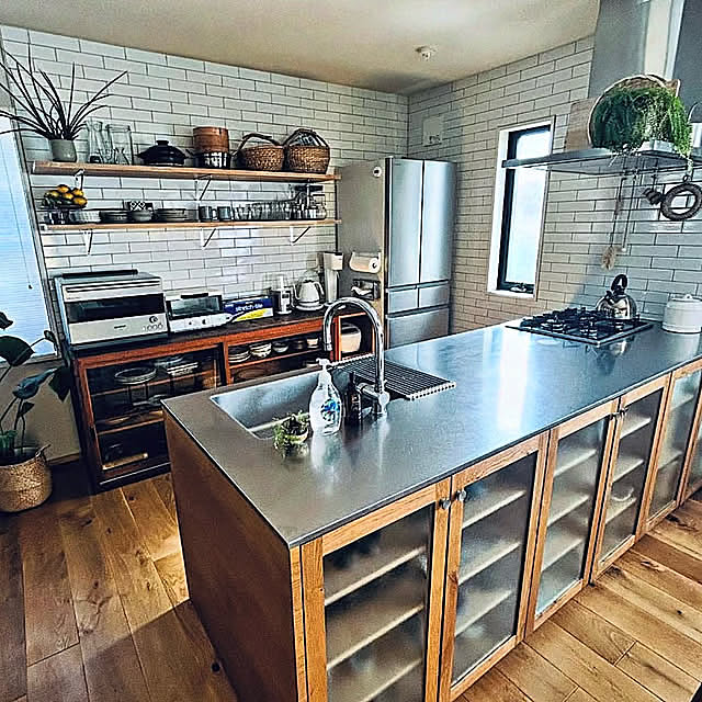 Kitchen,古道具,4つ口コンロ,ナチュラル,DIY,タイル,無垢材,タイル貼り,セルフビルド,ツールボックス,タイルDIY,toolbox,観葉植物,ヴィンテージ家具,無垢材の床 minaの部屋