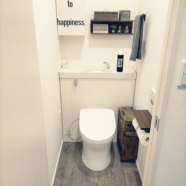 Bathroom,トイレのインテリア,色を統一,男前インテリア,DIY収納ケース,DIY棚,アイアン素材　タオルバー,ウッド調＆アイアン,トイレットペーパーホルダー 2連,トイレットペーパーホルダーアイアン,消臭スプレーカバー,ファブリーズW抗菌＋消臭,無印良品　フェイスタオル SACHIの部屋