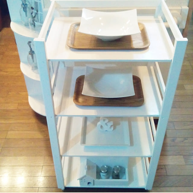 On Walls,●主人のDIY●,キッチンワゴンDIY,一気に運んで一気に片付け~,my食器,テーブルウェア ファクトリー,昨日の続編♪。.:＊・゜,またまたワゴンでごめんなさい,〇,ローラーでスイスイ~^^*,Daily RoomClip1253 ♥,●今日のおすすめ30枚！⇒Thanks●,いいね♥400人感謝です♥,ウィローウッド トレー,アスベル FORMA,アスベル　フタ付き塩胡椒入れ,アスベル heart.emiemi57.whiteの部屋