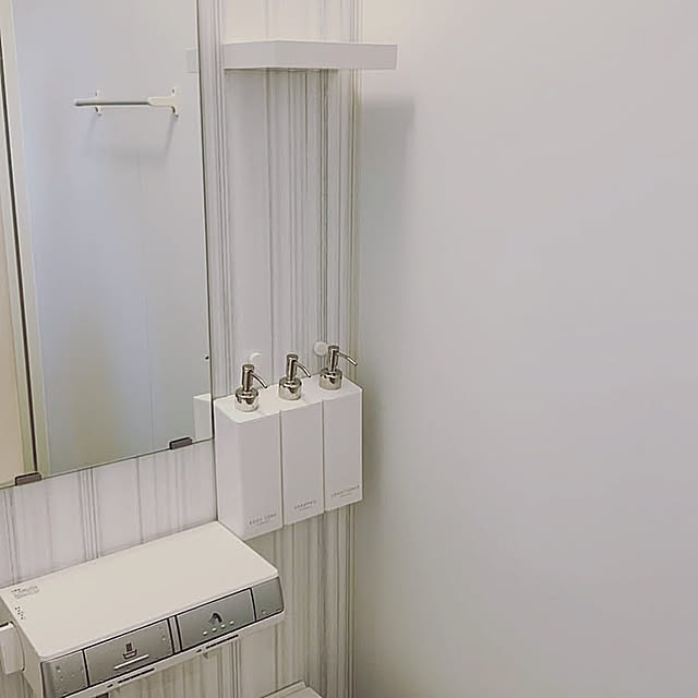 山崎実業,タワー,tower,monotoneinterior,くっつけるだけ,マグネット付きボトル,シャンプーボトル,Bathroom,バスルーム,お風呂,建売,建売住宅,モノトーンインテリア,建売を自分好みに♡,シンプルインテリア,モノトーン,Bathroom aima_homeの部屋