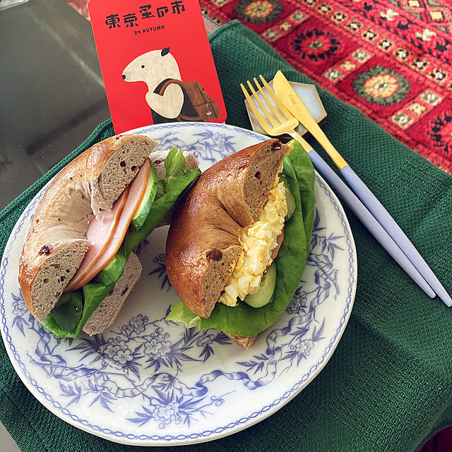 My Desk,アンティーク皿,カトラリー,一人暮らし,クチポール GOA,カフェ風,ランチプレート,ランチ♡,食器好き,ときめきアイテム,賃貸でも楽しく♪,東京蚤の市,フランスアンティーク,ときめくカラー,薄紫色,ライラック色,この色が好き,コストコベーグル sikiの部屋