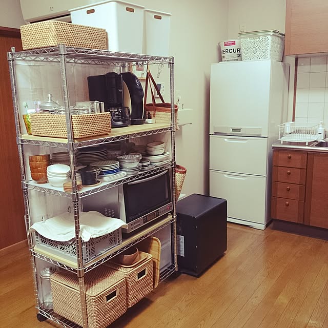 Kitchen,無印良品,社宅,白,収納,シンプル,ホワイト,スチールラック,スチールシェルフ,キッチン収納,マハロバスケット,マーキュリー,見せる収納 plumの部屋