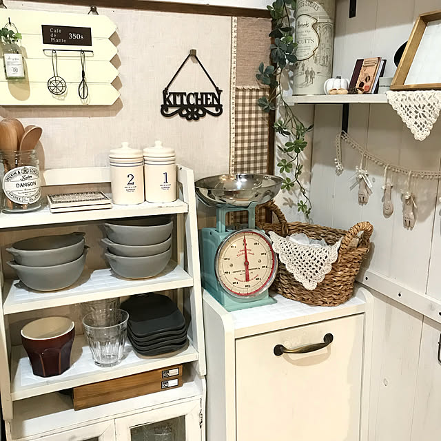 Kitchen,安全対策,いつもいいねやコメント感謝です♩,タイルシール,セリア,よしざわ窯,kotona ちゃんのガーランド♡,RCの皆さまに感謝♡,コメントお気遣いなく♡,板壁DIY akkoの部屋