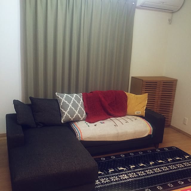 Lounge,unico,しまむらラグ,3cois,IKEAのブランケット,ニトリ,3Coins akicheの部屋