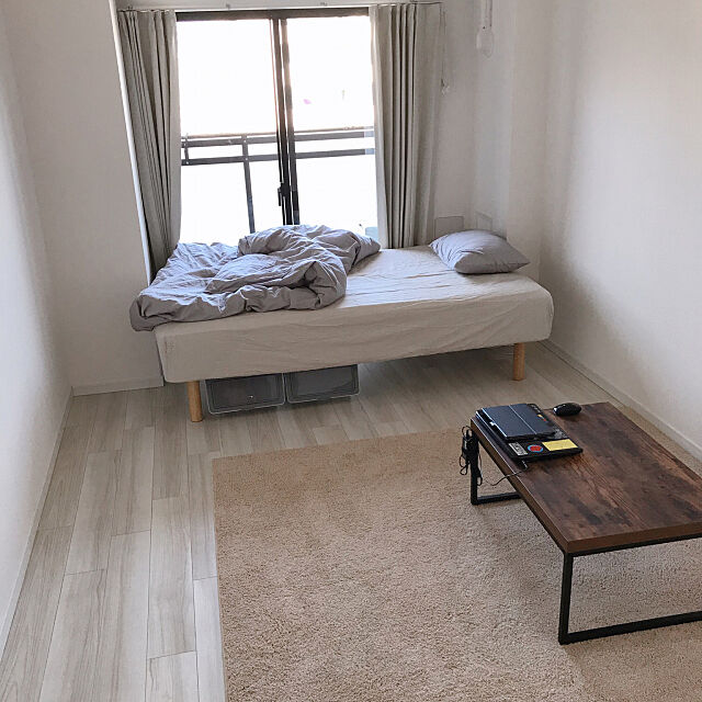 テーブル,ベッド,8畳,一人暮らし,1K,シンプル,男部屋,ひとり暮らし,ニトリ,無印良品,Lounge U-sukeの部屋
