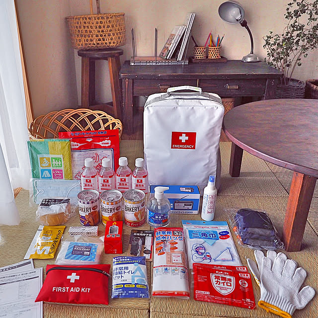 My Desk,防災グッズ,地震対策,インスタ→slow.life.works,災害用品 slow-lifeの部屋