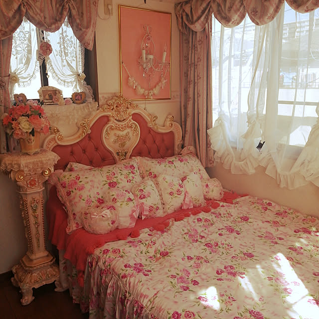 Bedroom,ゲストルーム,ロココ,ヨーロピアン,ピンク,Francfranc,ジーザスディアマンテ,ぼかし薔薇柄,ベッドカバー,フリフリ,リボンクッション,ハートクッション,マルチカバー,ひざ掛け,ブランケット yuuandkoroの部屋