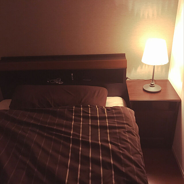 Bedroom,間接照明,モノトーン,ホテルライク,IKEA,ナイトテーブル,アンティーク,一人暮らし,FranceBeD,ニトリ,セミダブルベッド maの部屋