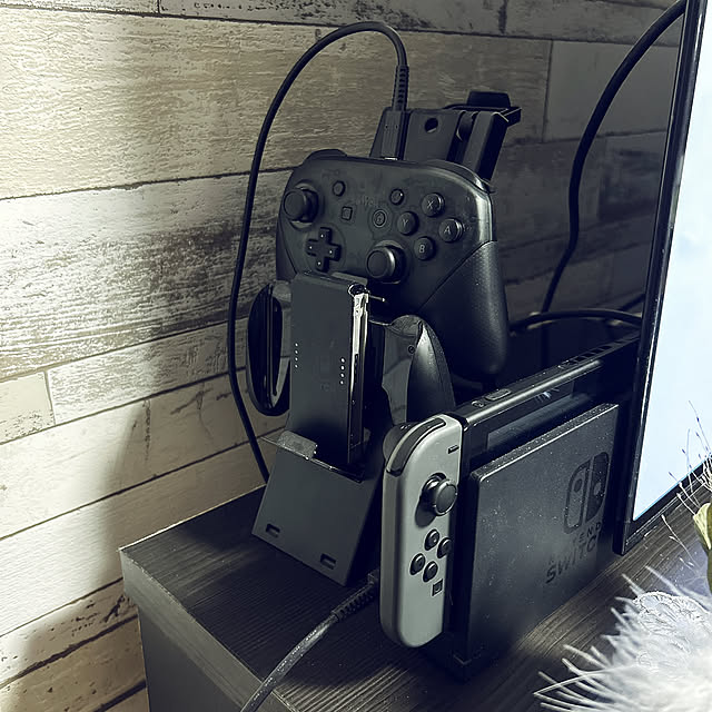 Lounge,すっきり,テレビ裏,テレビ横,Daiso,コントローラースタンド,コントローラー収納,Nintendo switch,Switch収納,ゲーム機,ゲーム機収納 yunyumの部屋
