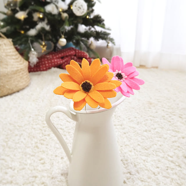 My Desk,クリスマス,ハンドメイド,フェルト,minne,IKEA,クリスマスツリー,フェルトフラワー,ガーベラ,フェルトのガーベラ a-reonの部屋