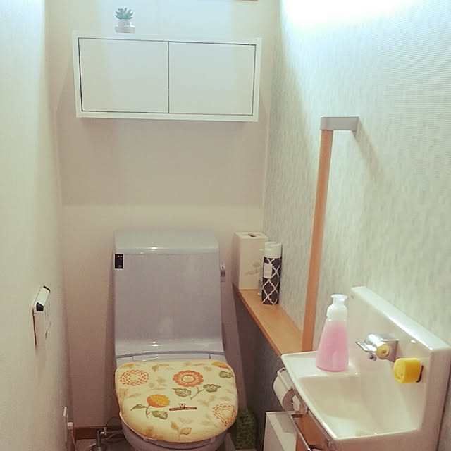 Bathroom,芳香剤カバー,キャッチフック,ソープディスペンサー,消臭スプレーカバー,ウォールシェルフ,風水,アクセントクロス teriaの部屋