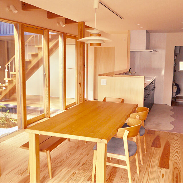 Kitchen,杉板,木製建具,ナチュラル,造作建具,中庭のある家,新築,杉板の床 tangeの部屋
