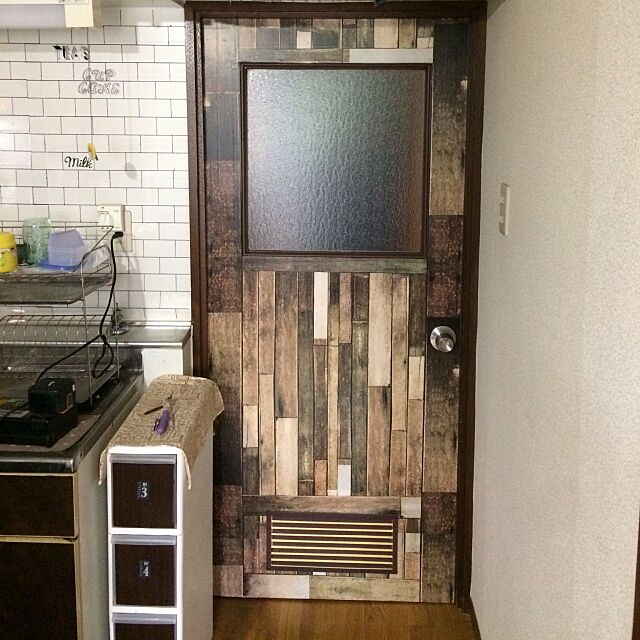 Kitchen,扉リメイク,マスキングテープ,セリアリメイクシート,いいね♪いつもありがとうございます❤️,築30年賃貸,現状回復OK,DIY RinkouGrowの部屋