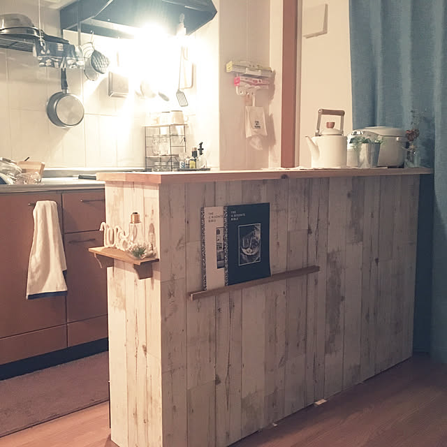 Kitchen,ニトリ,雑誌ラック,せりあ リメイクシート,カウンターDIY,三段ボックス,キッチンカウンター,DIY初心者,リメイクシート,一人暮らし,ナチュラル,カウンター,セリア,フェイクグリーン Misaの部屋