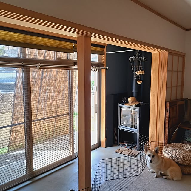Lounge,よしず,日除け対策,土間,薪ストーブ,夏のよう,おうち時間,楽しい生活,心地よい暮らし,居心地の良い家,犬のいる暮らし,コーギー,マイペースすぎてすみません( ꒪⌓︎꒪),スルーOK,ガーデン雑貨 kazuraの部屋