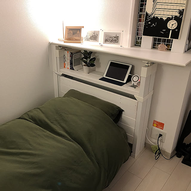 Bedroom,一人暮らし,ニトリ,ホワイトインテリア,フェイクグリーン,観葉植物,雑貨,照明,DIY chonoriの部屋
