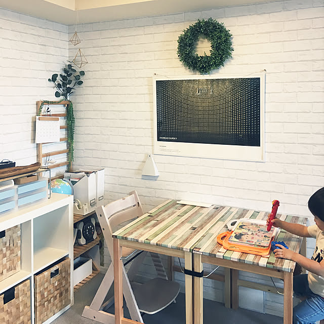 My Desk,れんが壁紙,ダイソー,マンションインテリア,IKEA,プチプラ♡,カフェ風インテリアを目指して,100均,カフェ風,無印良品,フェイクグリーン,はしごシェルフ,IKEA BOX,リメイクシート,コーナンラック,カレンダー,セリア,北欧,アイアン壁飾り,雑貨 lacraiaの部屋