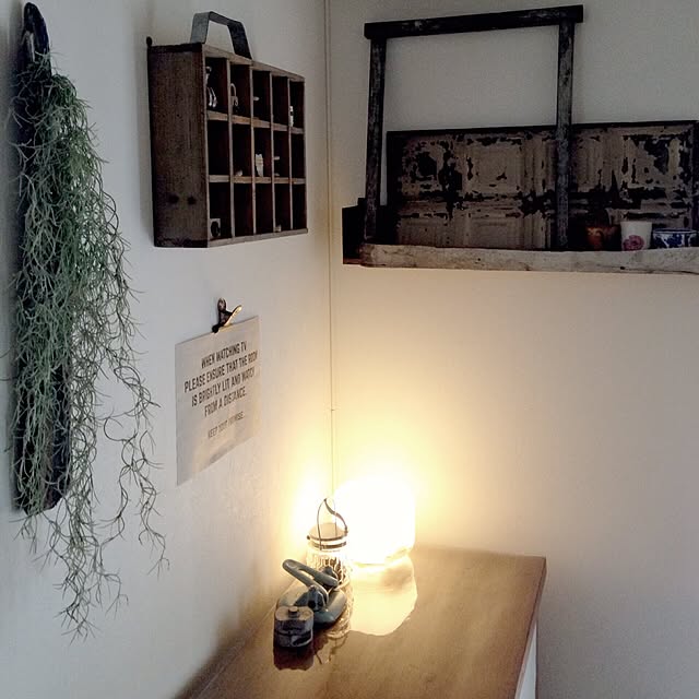 On Walls,黒い流木,TNK FACTORY ,アンティーク木箱,ティンパネル,自作ジャンク木枠,いなざうるす屋さん,アロマディフューザー,無印良品,URGE&AJIKO,塩系インテリアの会,こんばんは AJIKOの部屋