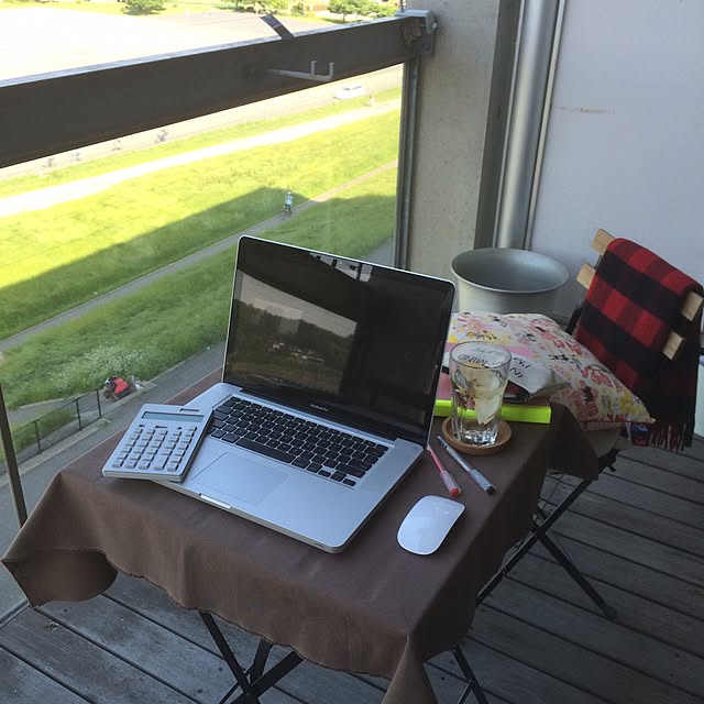 My Desk,仕事場,ワークスペース,バルコニー,ベランダ,夏の暮らし,ひとり暮らし,IKEA,アウトドアリビング,イケア,パーソナルオフィス,MacBook aikovskyの部屋