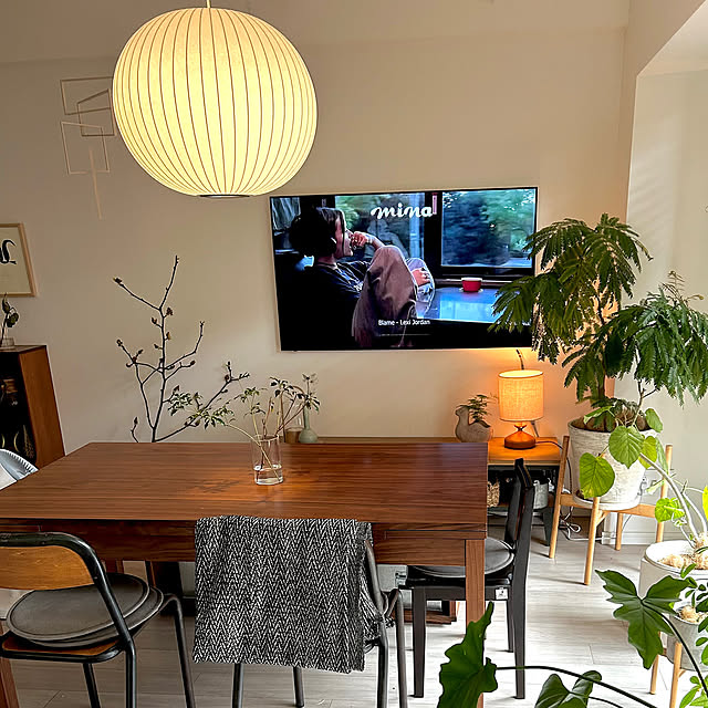 Overview,新生活,インテリア,マンション,木製家具,ヴィンテージ家具,おうち時間,モニター応募投稿,観葉植物,雑貨,ブラウンインテリア,間接照明,灯りのある暮らし,バブルランプ,Herman Miller,George Nelson kiki__husの部屋