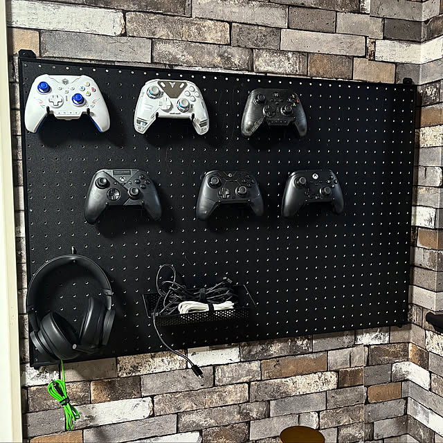 On Walls,パンチングボード,壁面収納,コントローラー収納,壁掛け収納,PCデスク周り,DIY,秘密基地,男前,PCスペース,収納 Hachiの部屋