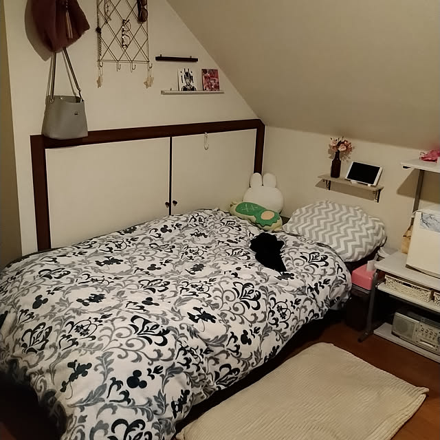 Bedroom,いいね！コメントありがとうございます☆,いいね、お返しができなくてごめんなさい。,しまむらの布団カバー,グレー,脚付きマットレス,屋根裏部屋風 Tの部屋