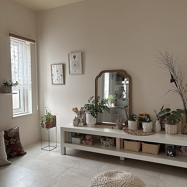 On Walls,プリーツスクリーン,植物の癒し,アンニュイな雰囲気,Whiteインテリア,IKEA,ANTRY,小上がりスペース,クッションフロア,2025年 miyu39の部屋