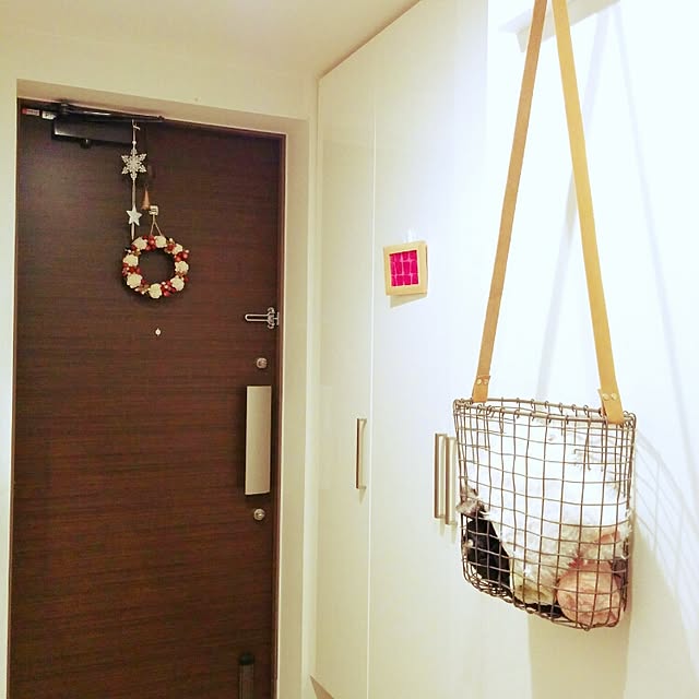 Entrance,玄関,手作りリース♡,マリメッコ 生地,ワイヤーかご,無印壁掛け,白にペイント babypoohの部屋