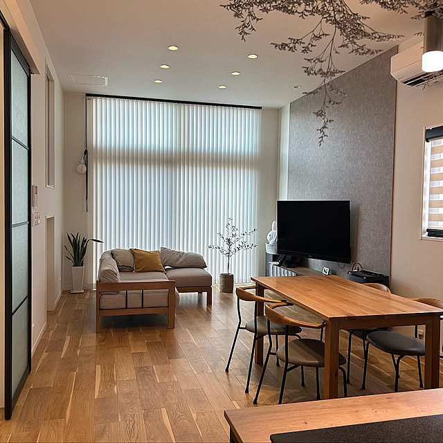 Lounge,LIXILキッチン ノクト,関家具ダイニングチェア,unicoダイニングテーブル,unicoソファ,ライブナチュラル＋オーク,朝日ウッドテック,木製家具,いいね！ありがとうございます◡̈♥︎,植物のある暮らし,コメントお気遣いなく♡ miffy.0044の部屋