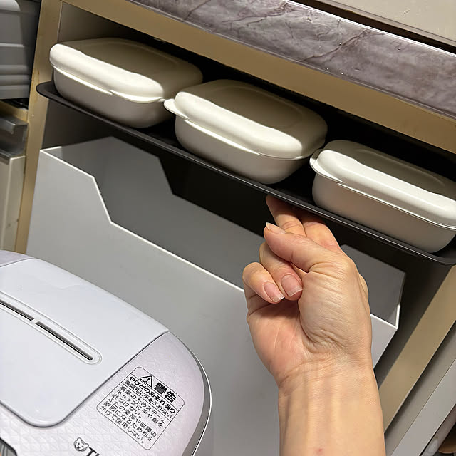 Kitchen,つっぱり棒で棚,つっぱり棒の活用法,つっぱり棒収納,つっぱりラック,つっぱり棒棚,つっぱり棚,つっぱり棒,マーナ極冷凍ごはん容器,マーナ,ご飯用保存容器,炊飯器上収納,炊飯器上,冷凍タッパー,浮かせる収納 mtの部屋
