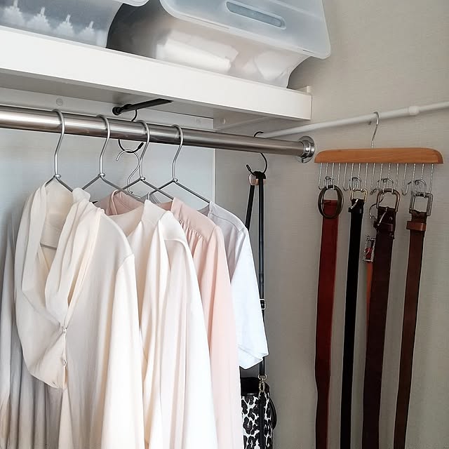 Bedroom,ダイソー,クローゼット,デッドスペース,つっぱり棒,衣替え,コート収納,不織布,ベルト掛け,フロック,サンカ,マステの芯,季節もの収納,ロング丈,型崩れ防止 meiの部屋