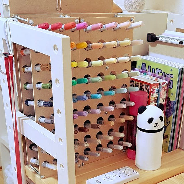 My Desk,DIY,コピックチャオ,copic,文房具 収納,ペン立て,ペンホルダー,MDF材,長ネジ Hikoの部屋